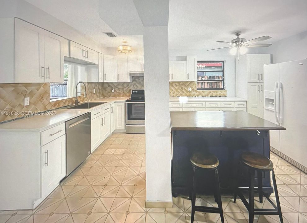 For Rent: $3,500 (3 beds, 3 baths, 1824 Square Feet)