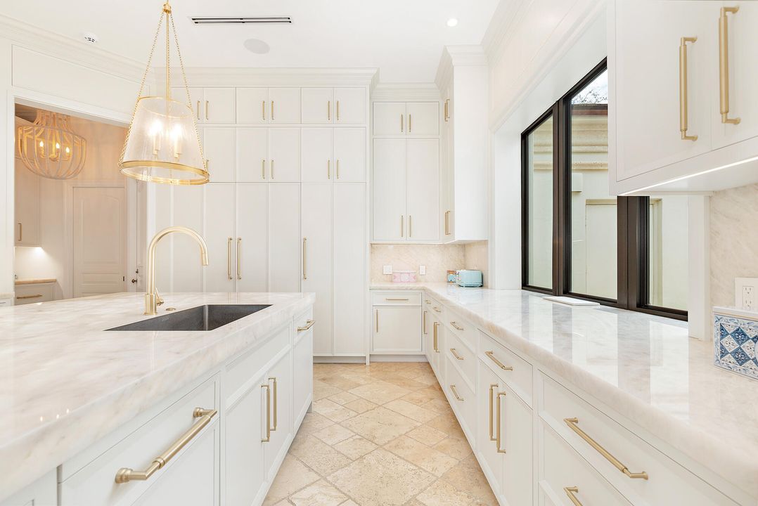 For Sale: $19,500,000 (6 beds, 8 baths, 8176 Square Feet)