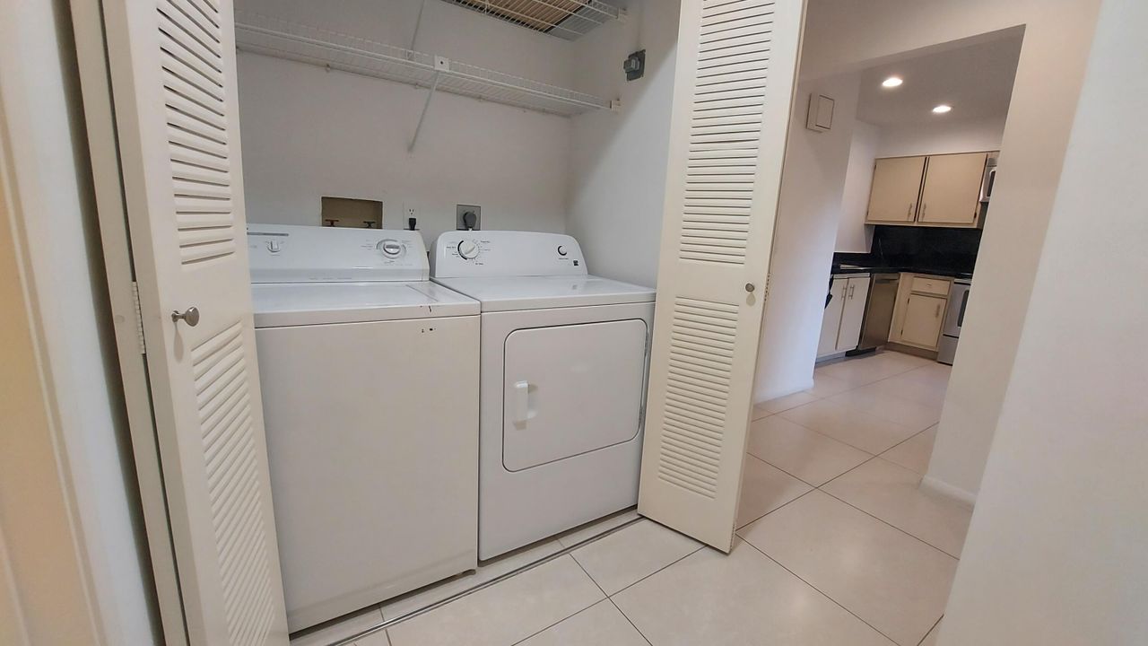 For Sale: $245,000 (2 beds, 2 baths, 1125 Square Feet)