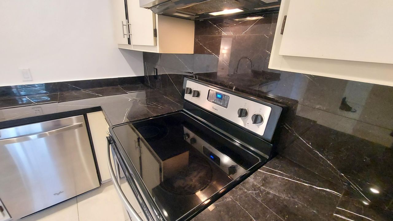 For Sale: $245,000 (2 beds, 2 baths, 1125 Square Feet)