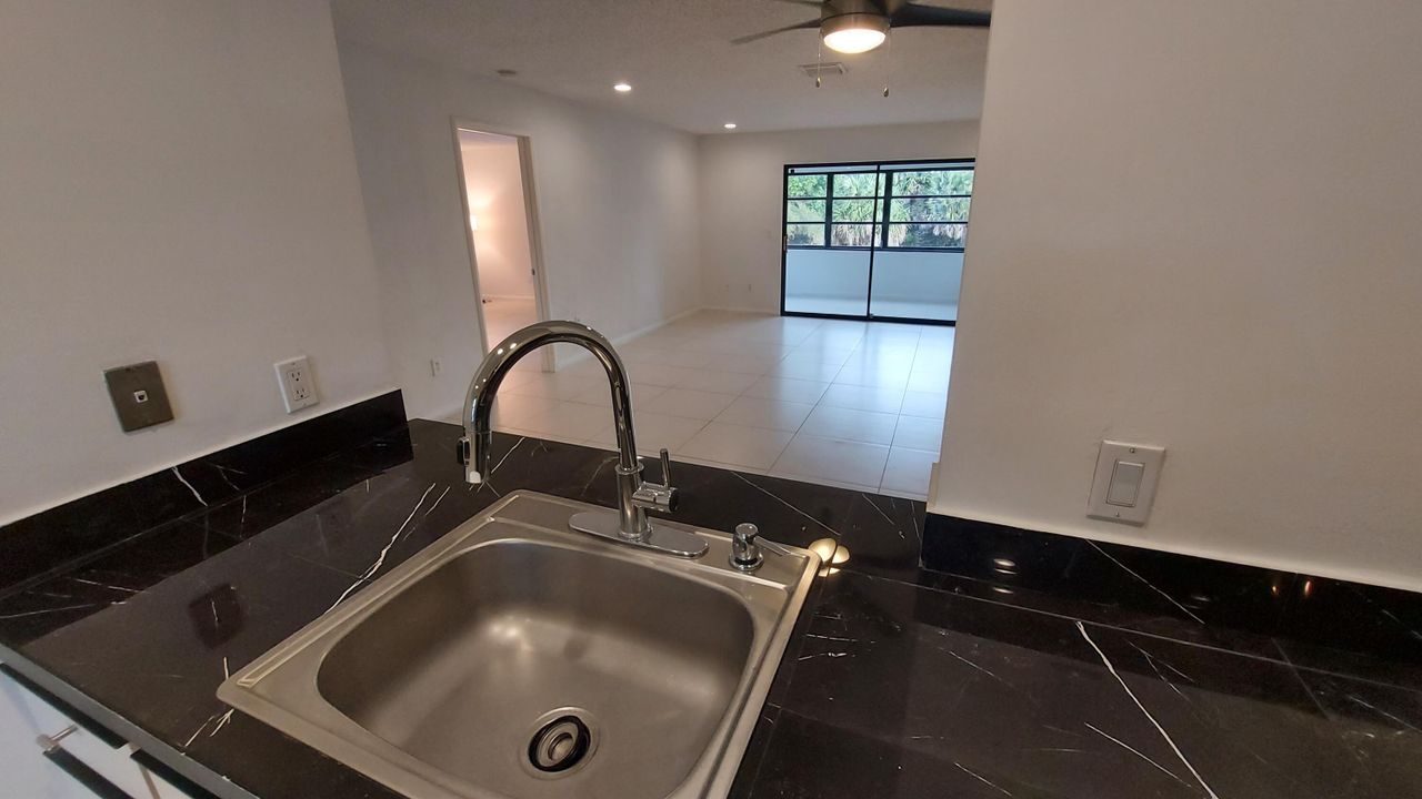 For Sale: $245,000 (2 beds, 2 baths, 1125 Square Feet)