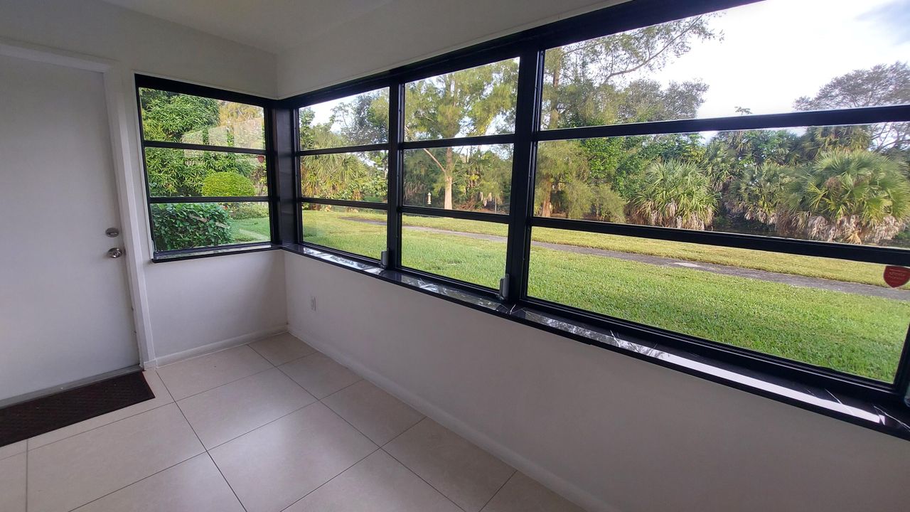 For Sale: $245,000 (2 beds, 2 baths, 1125 Square Feet)