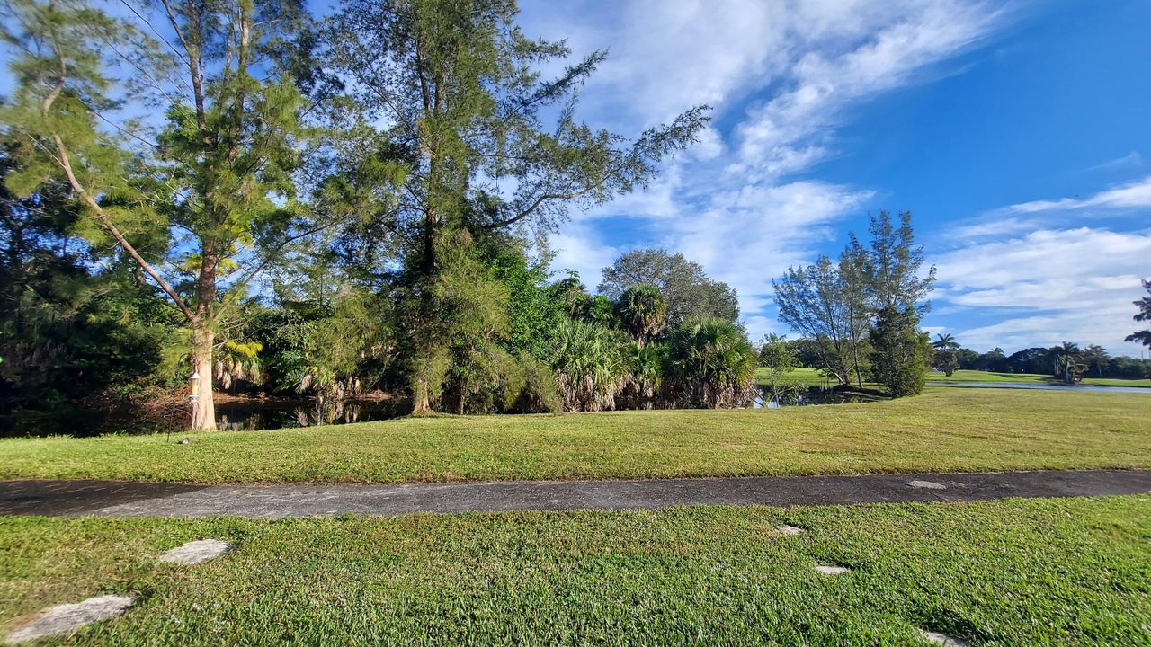 For Sale: $245,000 (2 beds, 2 baths, 1125 Square Feet)