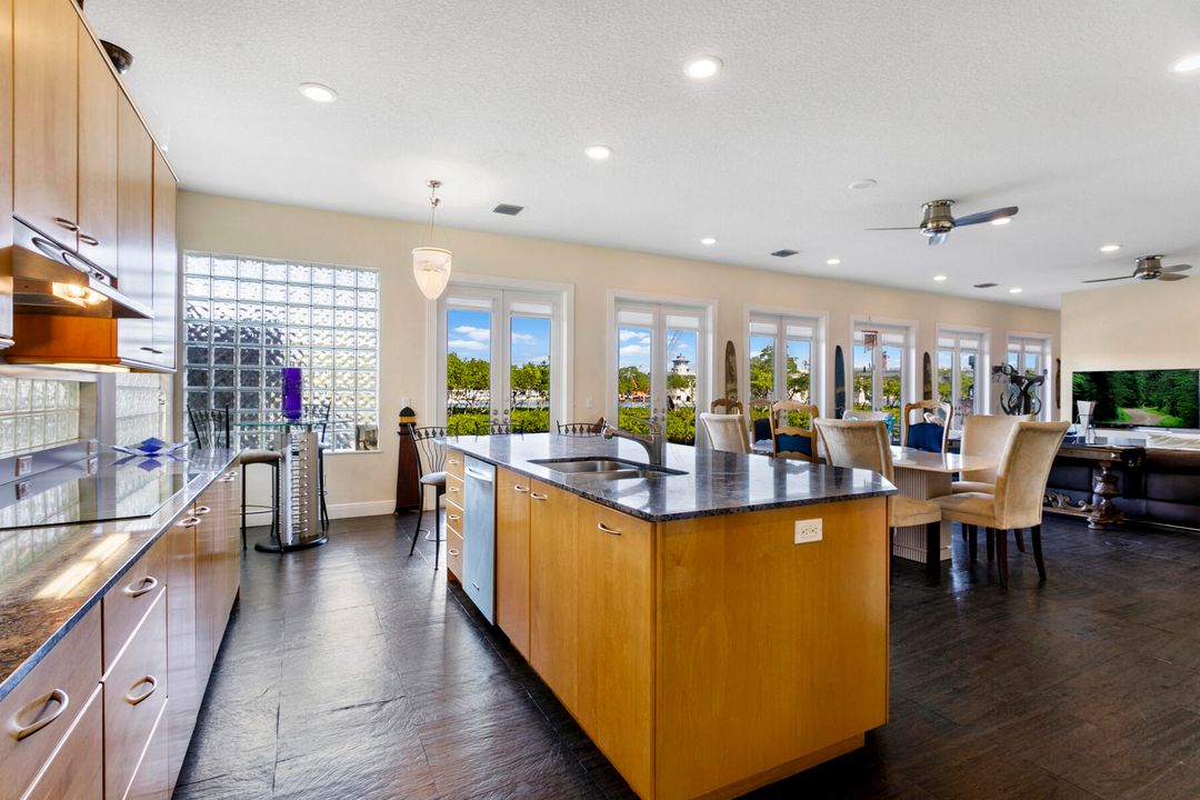 En Venta: $2,000,000 (3 camas, 3 baños, 2943 Pies cuadrados)