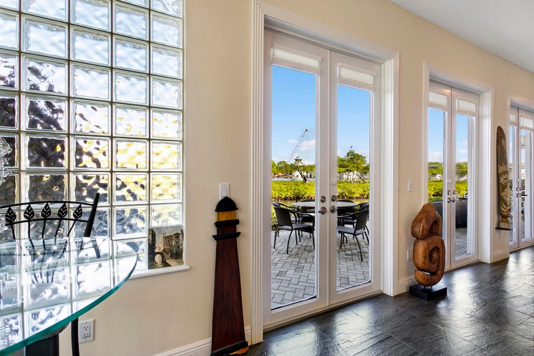 En Venta: $2,000,000 (3 camas, 3 baños, 2943 Pies cuadrados)