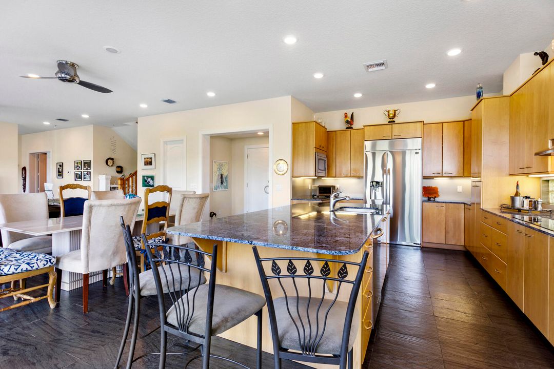 En Venta: $2,000,000 (3 camas, 3 baños, 2943 Pies cuadrados)