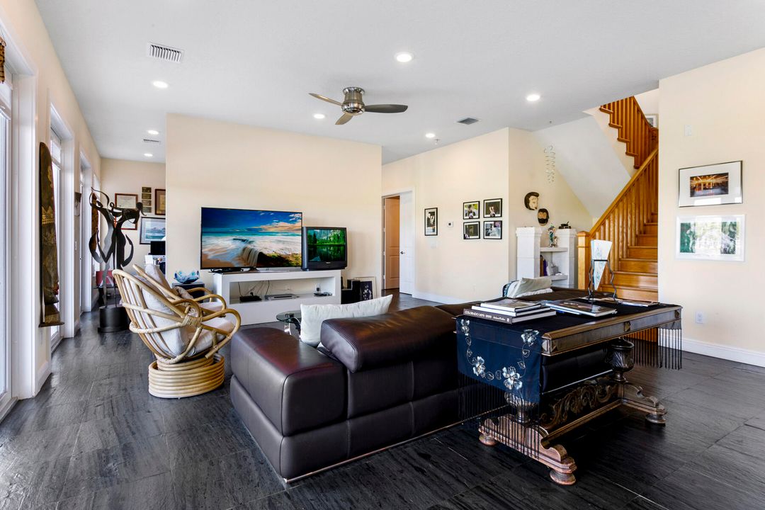 En Venta: $2,000,000 (3 camas, 3 baños, 2943 Pies cuadrados)