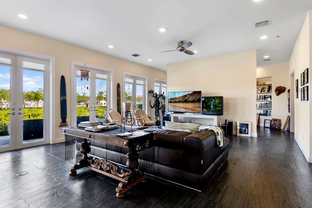 En Venta: $2,000,000 (3 camas, 3 baños, 2943 Pies cuadrados)