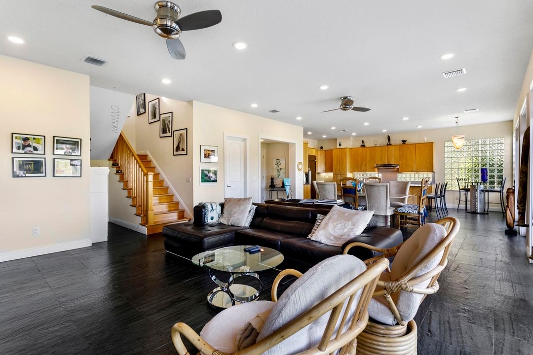 En Venta: $2,000,000 (3 camas, 3 baños, 2943 Pies cuadrados)