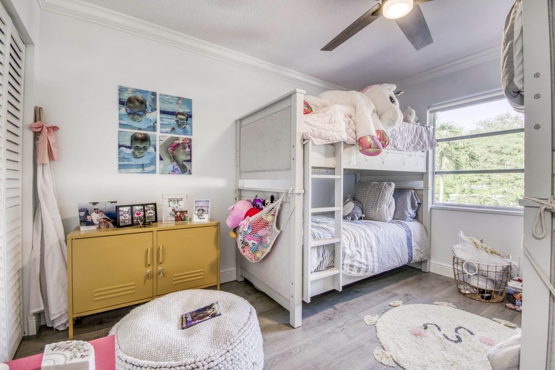 For Sale: $259,000 (2 beds, 2 baths, 1044 Square Feet)