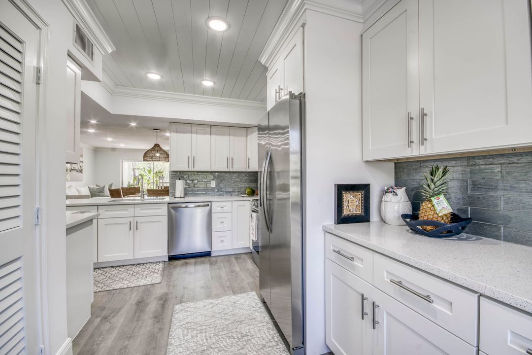 For Sale: $259,000 (2 beds, 2 baths, 1044 Square Feet)