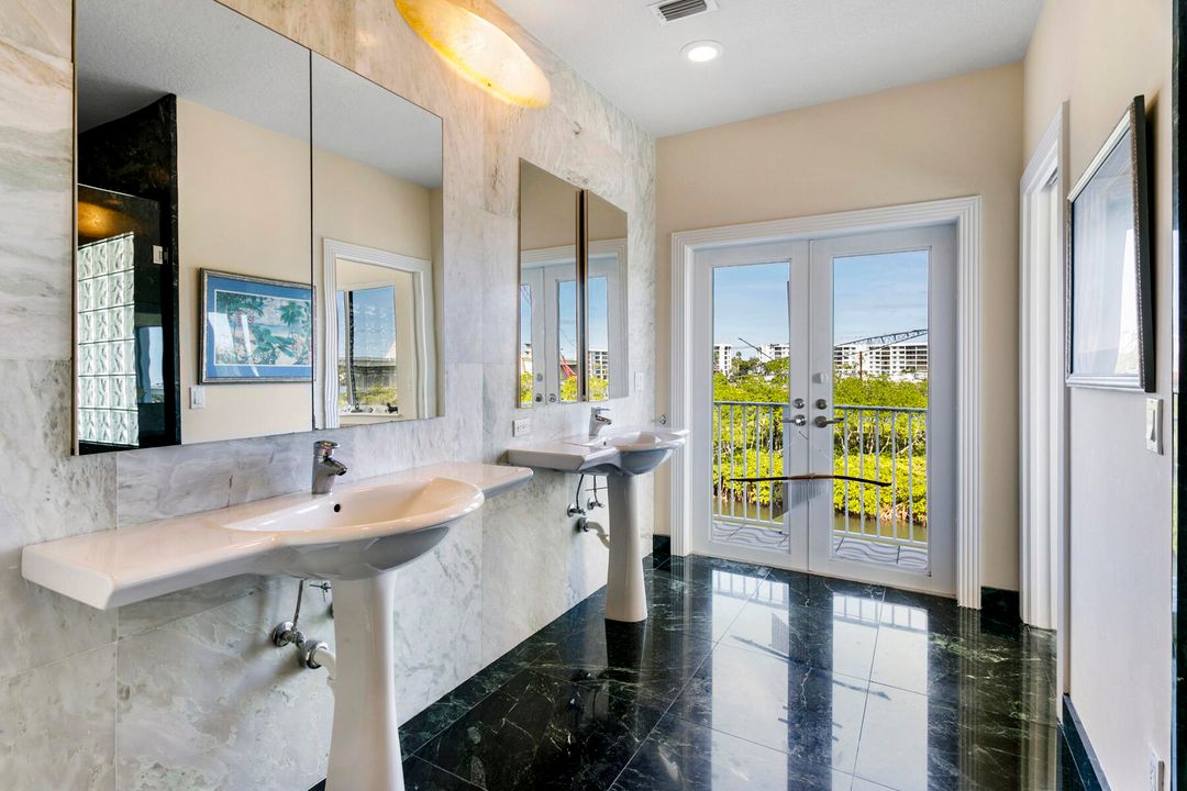 En Venta: $2,000,000 (3 camas, 3 baños, 2943 Pies cuadrados)