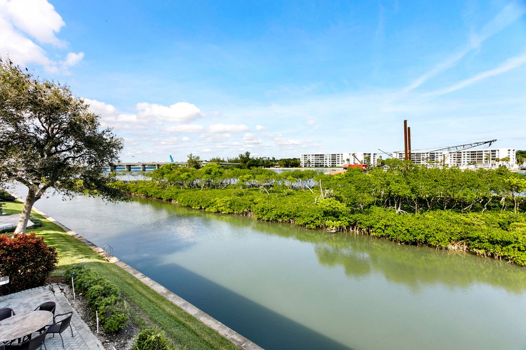 En Venta: $2,000,000 (3 camas, 3 baños, 2943 Pies cuadrados)