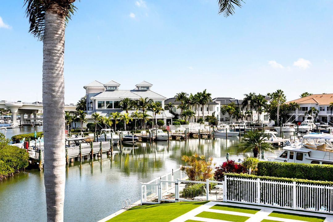 En Venta: $2,000,000 (3 camas, 3 baños, 2943 Pies cuadrados)