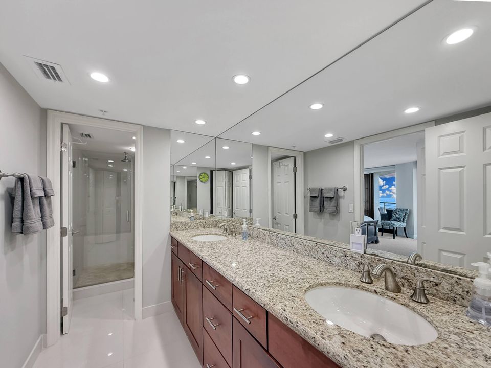 合同活跃: $7,500 (2 贝兹, 2 浴室, 1589 平方英尺)