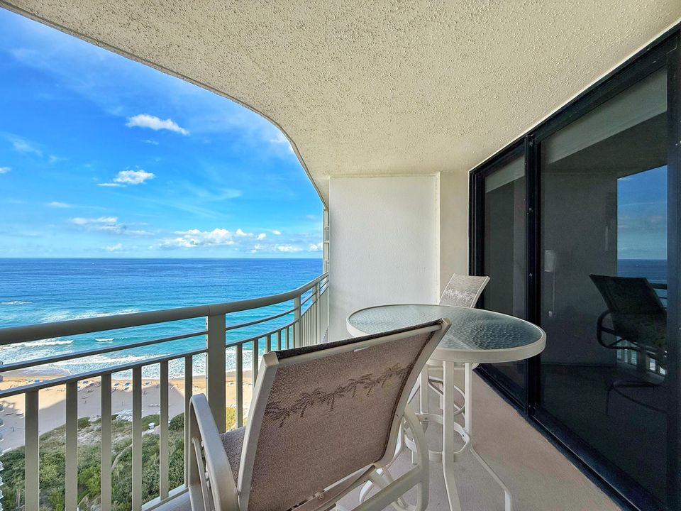 合同活跃: $7,500 (2 贝兹, 2 浴室, 1589 平方英尺)