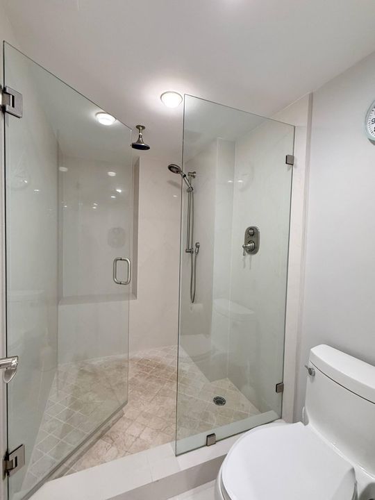 合同活跃: $7,500 (2 贝兹, 2 浴室, 1589 平方英尺)