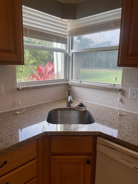 合同活跃: $350,000 (3 贝兹, 2 浴室, 1488 平方英尺)