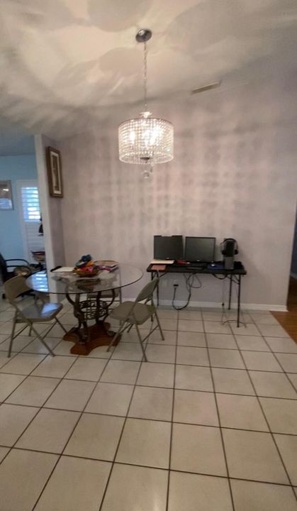 待售: $348,000 (3 贝兹, 2 浴室, 2076 平方英尺)