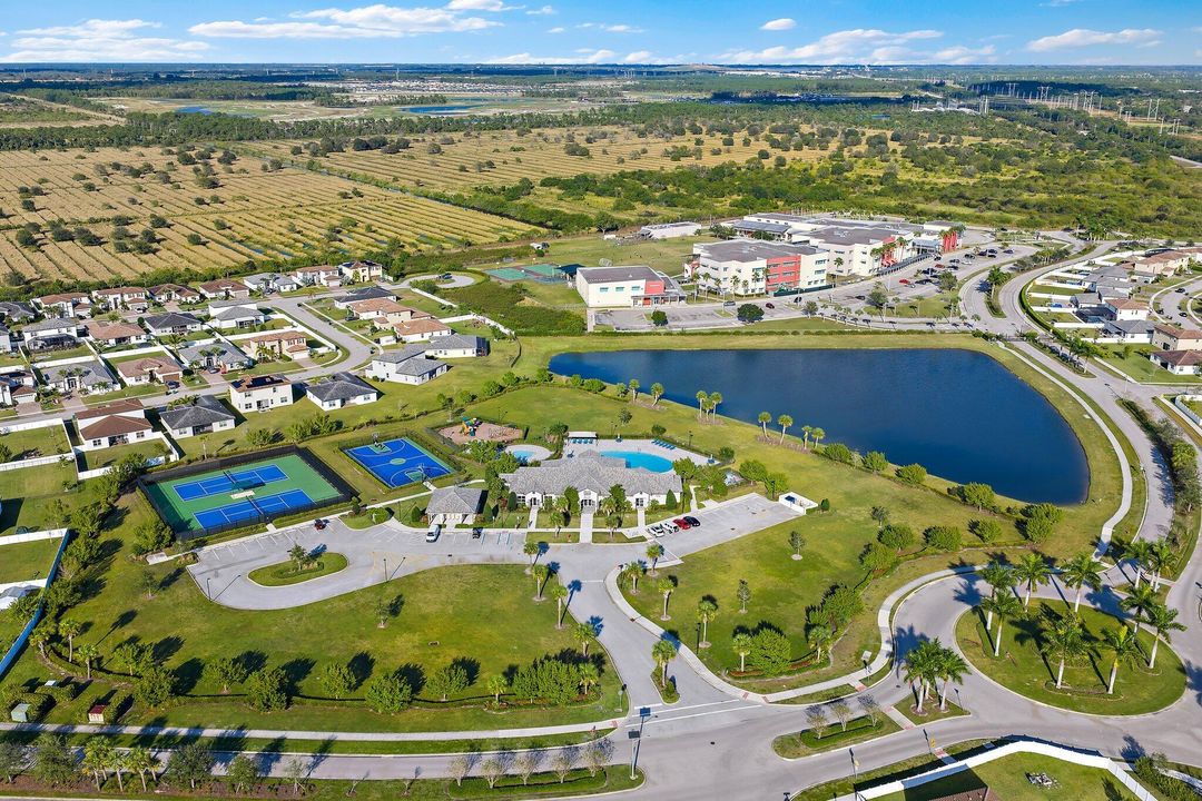 待售: $464,900 (4 贝兹, 2 浴室, 2240 平方英尺)