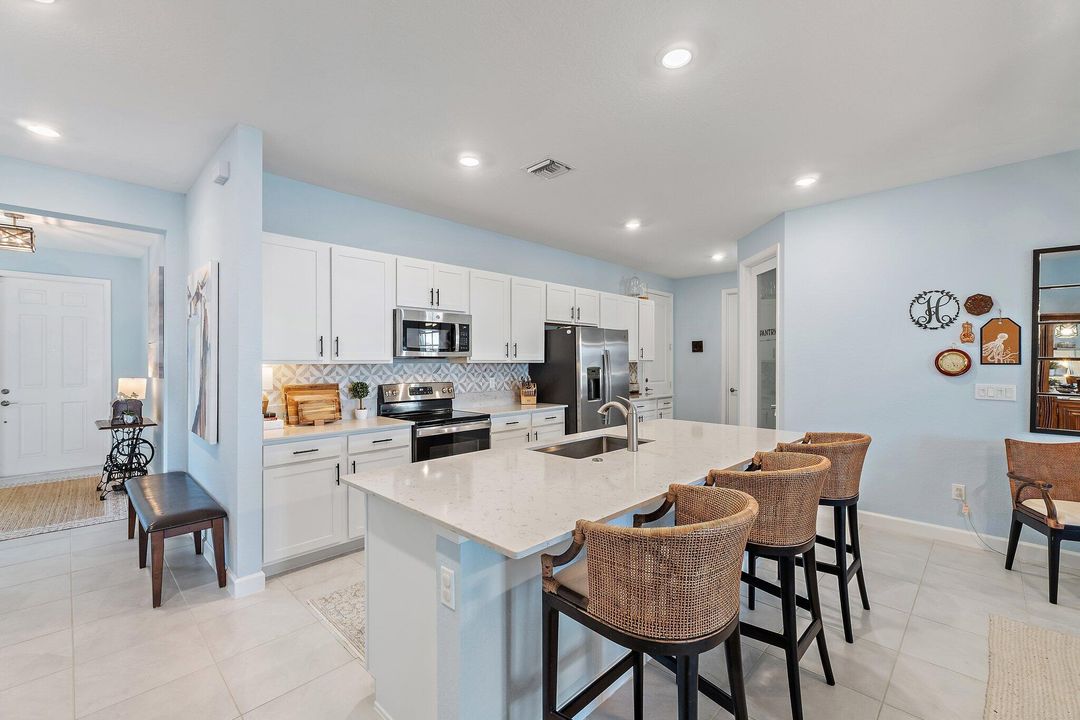 待售: $464,900 (4 贝兹, 2 浴室, 2240 平方英尺)