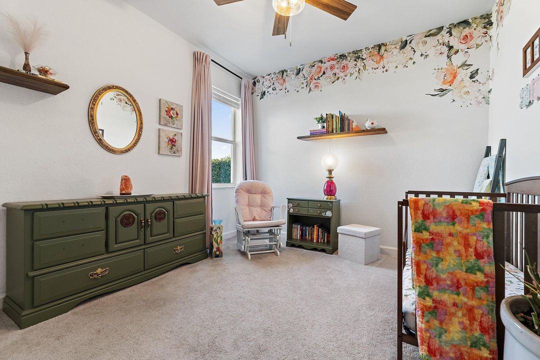 待售: $464,900 (4 贝兹, 2 浴室, 2240 平方英尺)