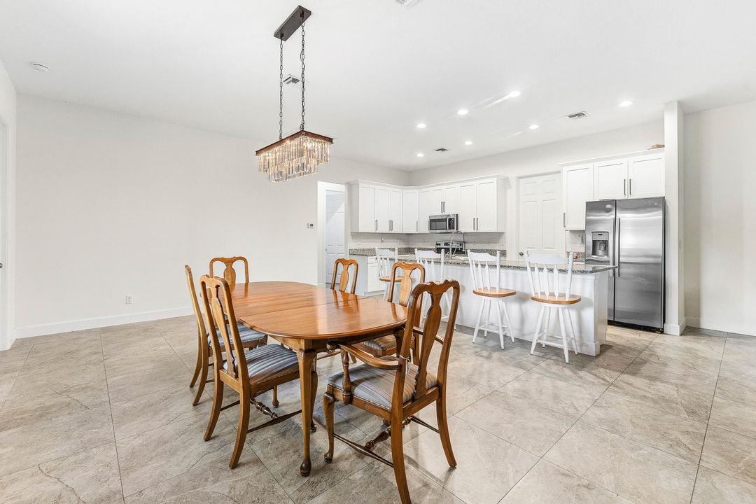 待售: $550,000 (3 贝兹, 2 浴室, 2335 平方英尺)