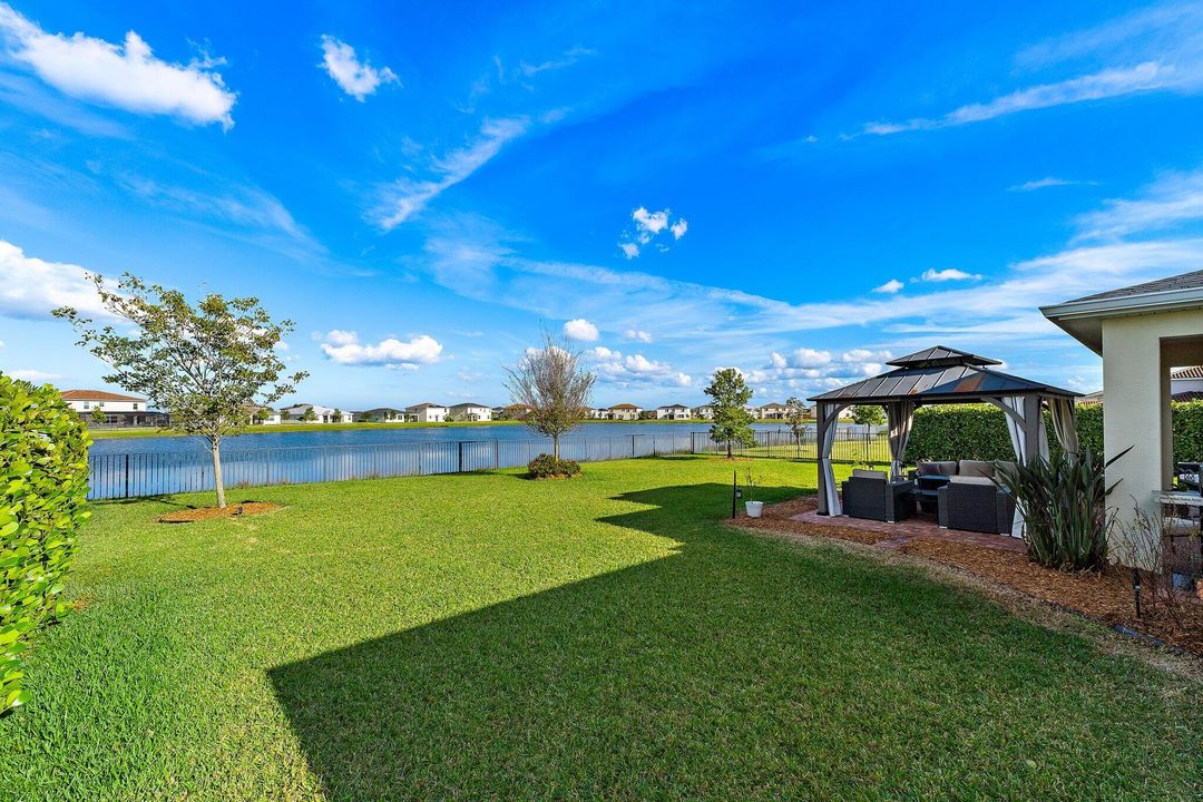 待售: $464,900 (4 贝兹, 2 浴室, 2240 平方英尺)