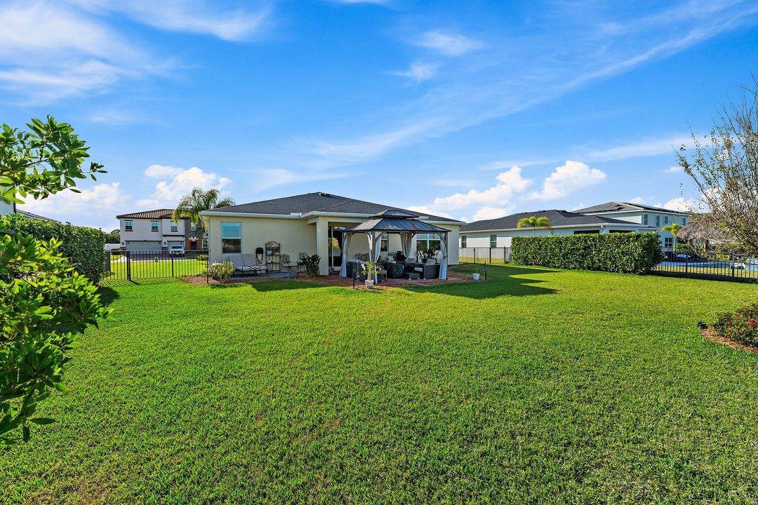 待售: $464,900 (4 贝兹, 2 浴室, 2240 平方英尺)