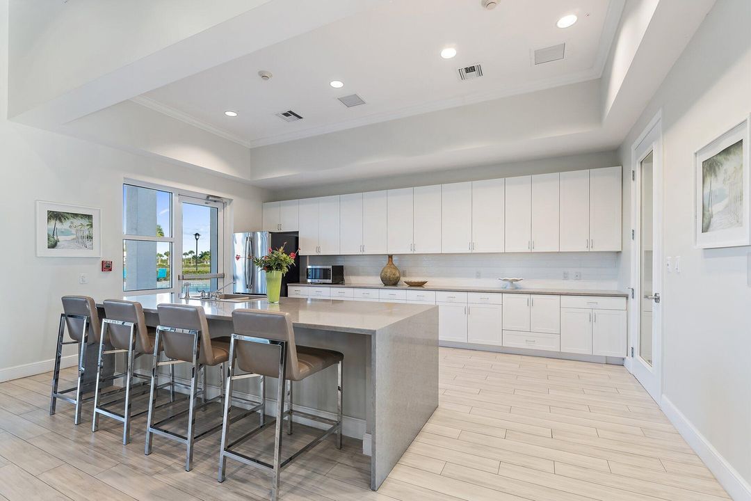 待售: $464,900 (4 贝兹, 2 浴室, 2240 平方英尺)