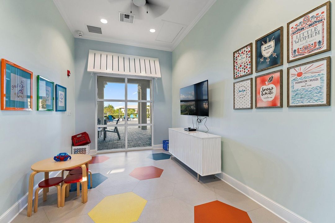 待售: $464,900 (4 贝兹, 2 浴室, 2240 平方英尺)