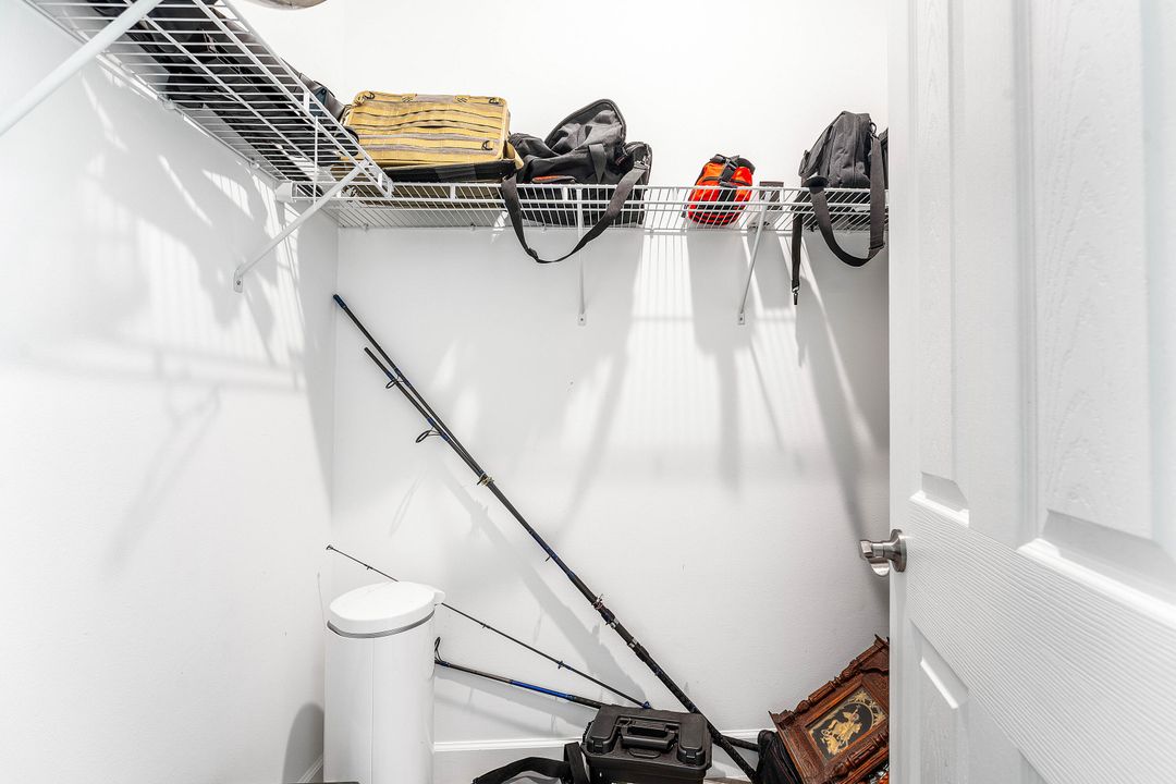 待售: $550,000 (3 贝兹, 2 浴室, 2335 平方英尺)