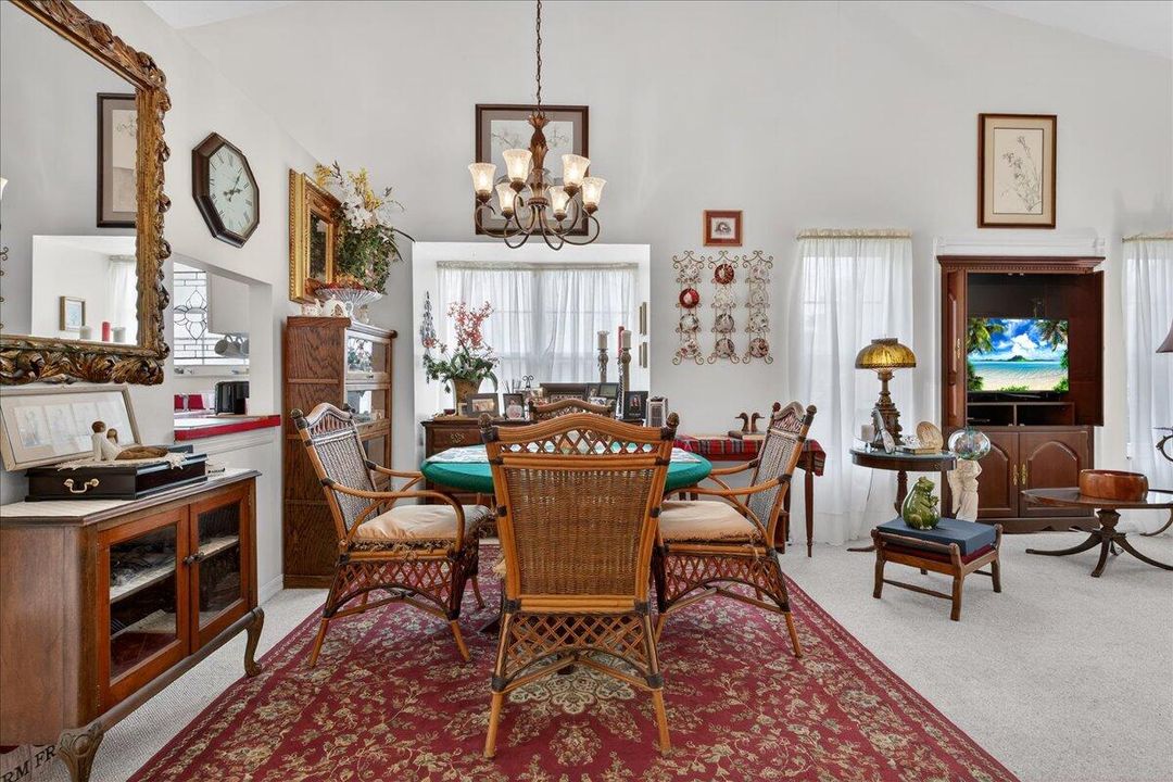 待售: $210,000 (2 贝兹, 2 浴室, 1135 平方英尺)