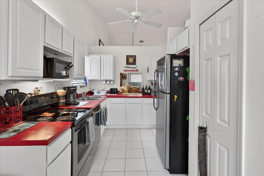 待售: $210,000 (2 贝兹, 2 浴室, 1135 平方英尺)