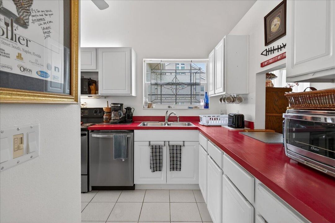 待售: $210,000 (2 贝兹, 2 浴室, 1135 平方英尺)