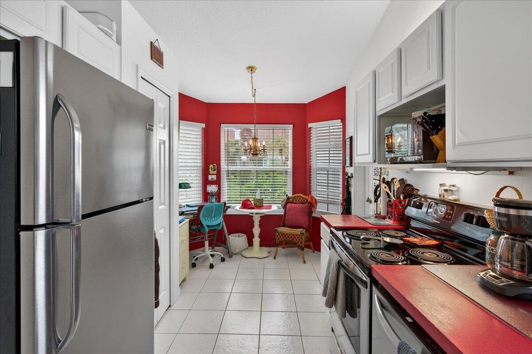 待售: $210,000 (2 贝兹, 2 浴室, 1135 平方英尺)