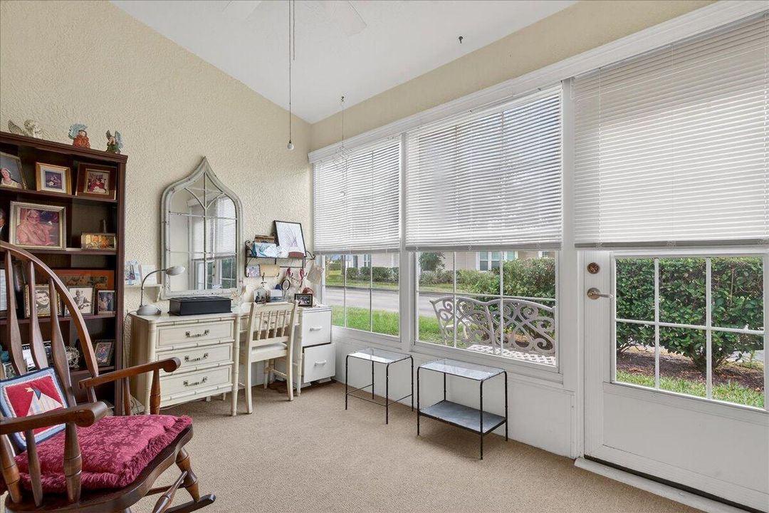 待售: $210,000 (2 贝兹, 2 浴室, 1135 平方英尺)