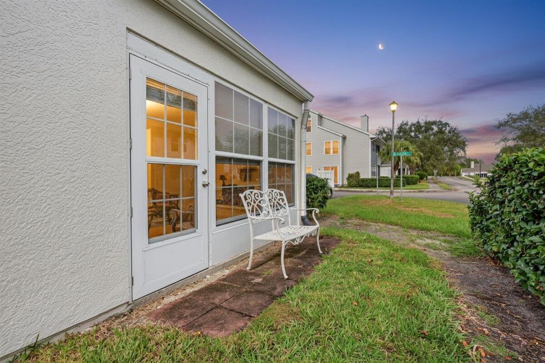 待售: $210,000 (2 贝兹, 2 浴室, 1135 平方英尺)