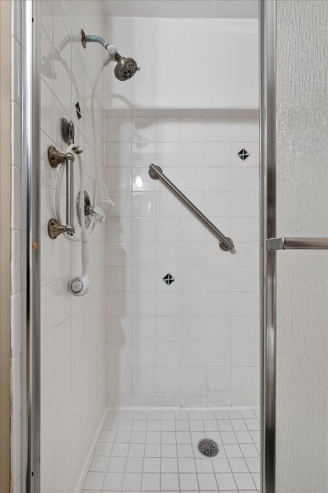 待售: $210,000 (2 贝兹, 2 浴室, 1135 平方英尺)