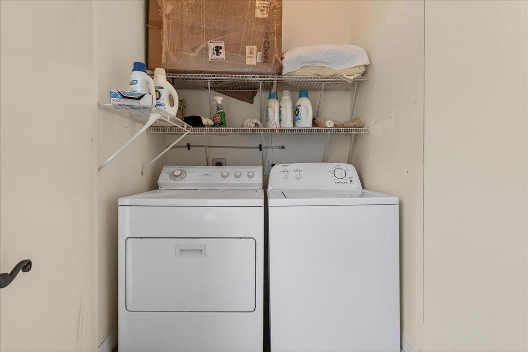 待售: $210,000 (2 贝兹, 2 浴室, 1135 平方英尺)