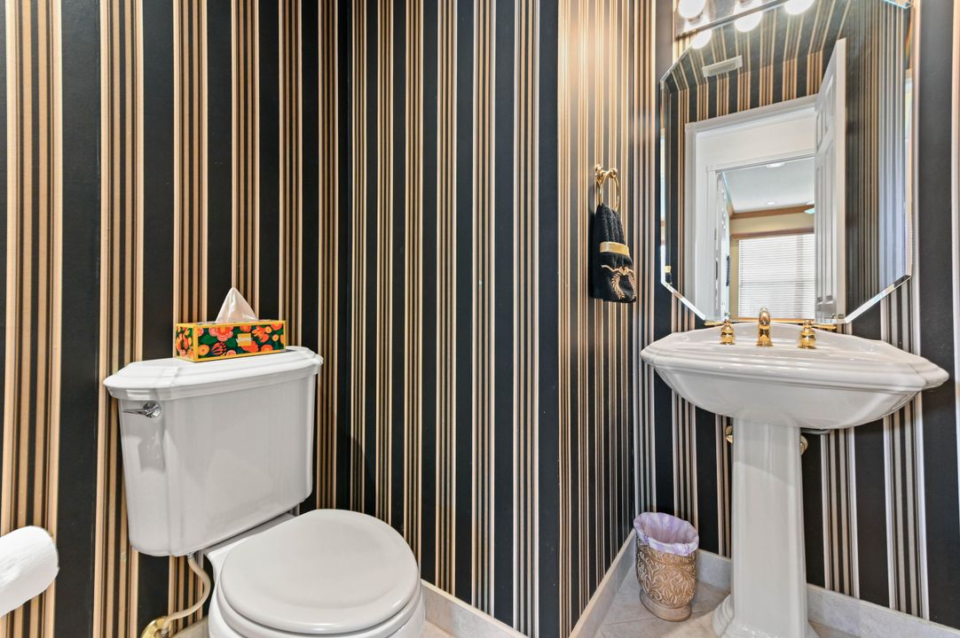 For Sale: $699,000 (3 beds, 2 baths, 2616 Square Feet)