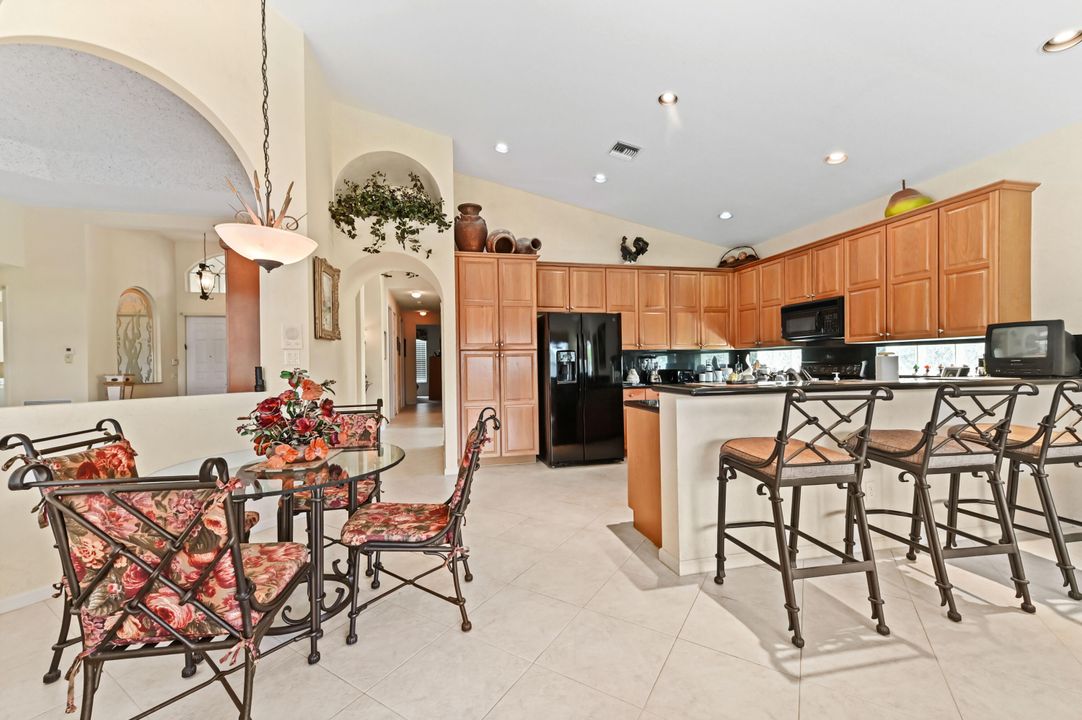 For Sale: $699,000 (3 beds, 2 baths, 2616 Square Feet)