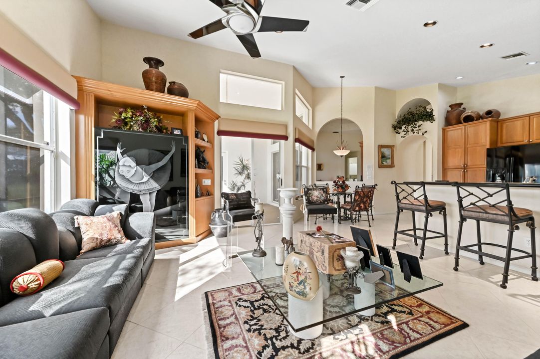 For Sale: $699,000 (3 beds, 2 baths, 2616 Square Feet)