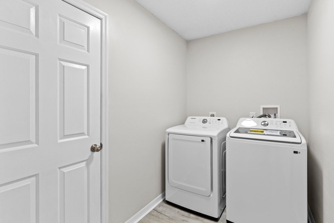 For Sale: $435,000 (3 beds, 2 baths, 1623 Square Feet)