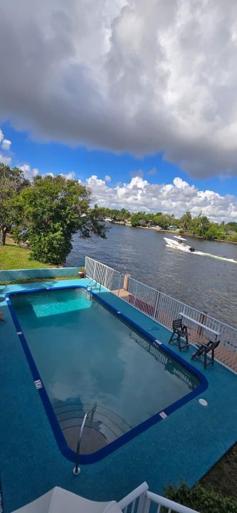 For Rent: $1,800 (1 beds, 1 baths, 662 Square Feet)