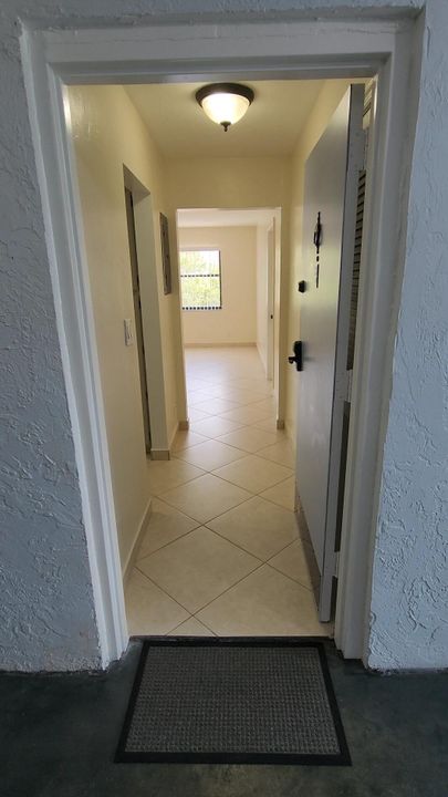 For Rent: $1,800 (1 beds, 1 baths, 662 Square Feet)