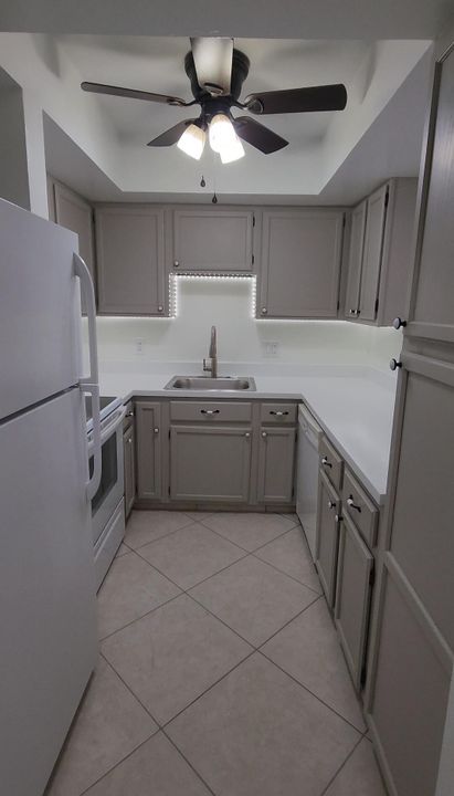 For Rent: $1,800 (1 beds, 1 baths, 662 Square Feet)