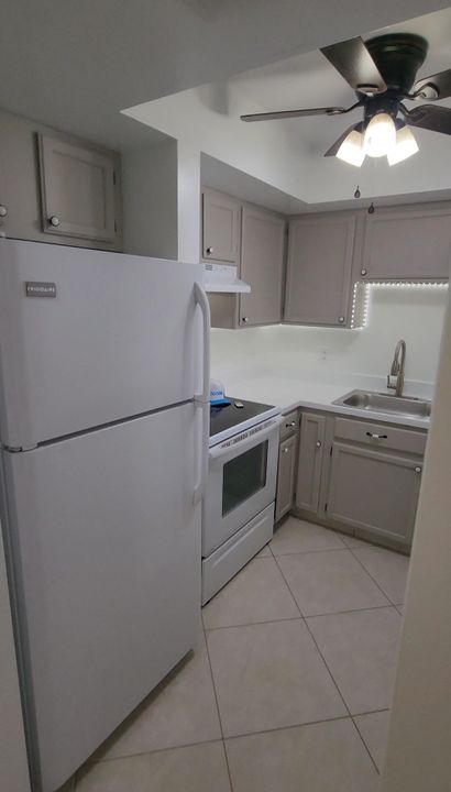 For Rent: $1,800 (1 beds, 1 baths, 662 Square Feet)