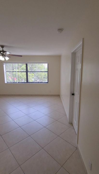 For Rent: $1,800 (1 beds, 1 baths, 662 Square Feet)
