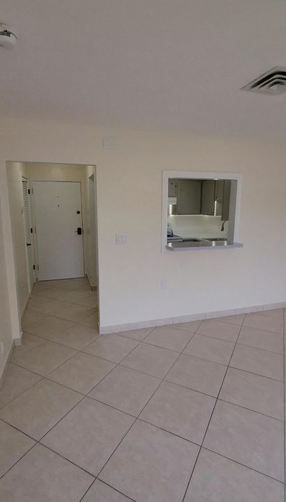 For Rent: $1,800 (1 beds, 1 baths, 662 Square Feet)